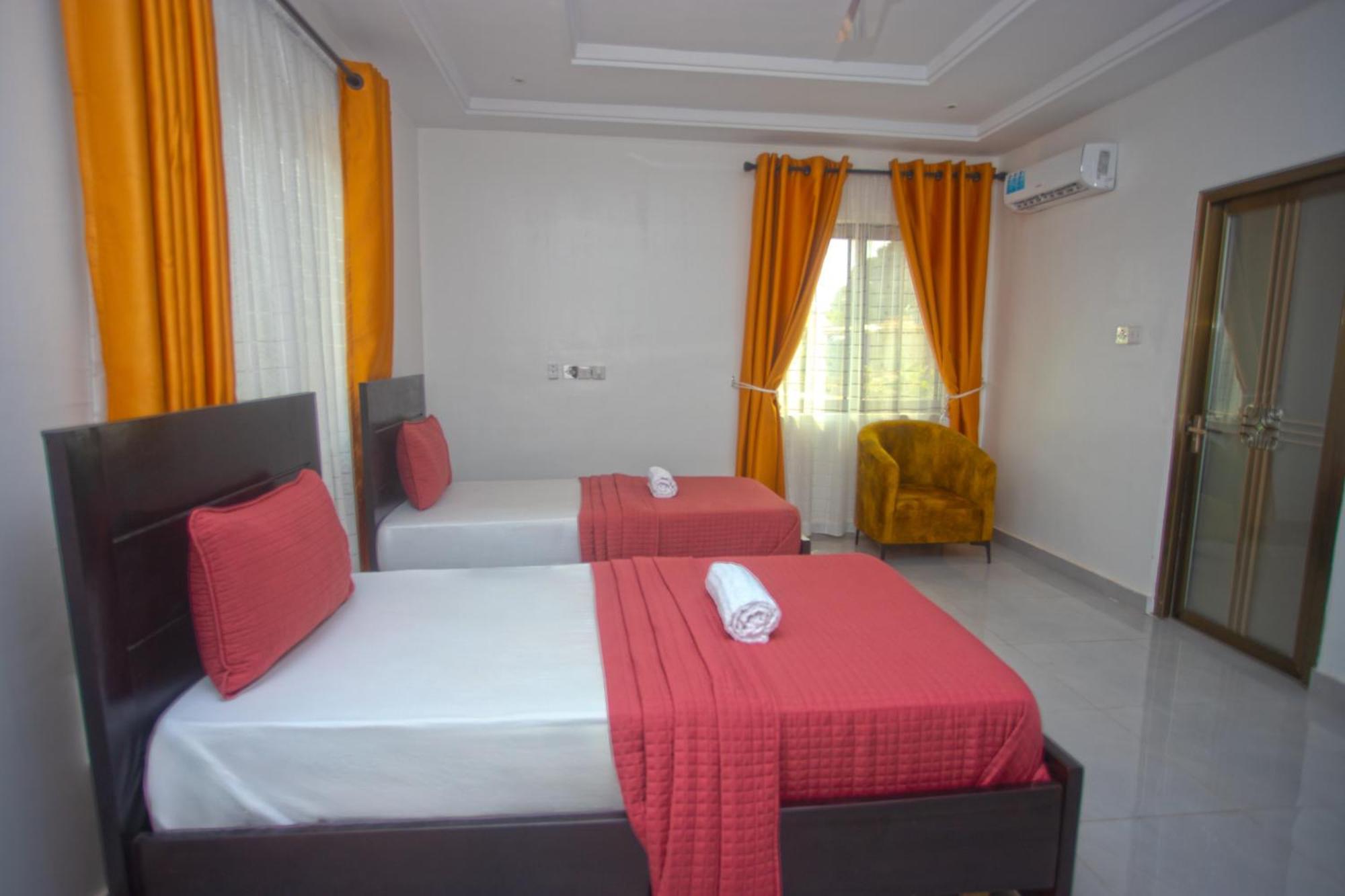 Labev Hotel Кумаси Екстериор снимка