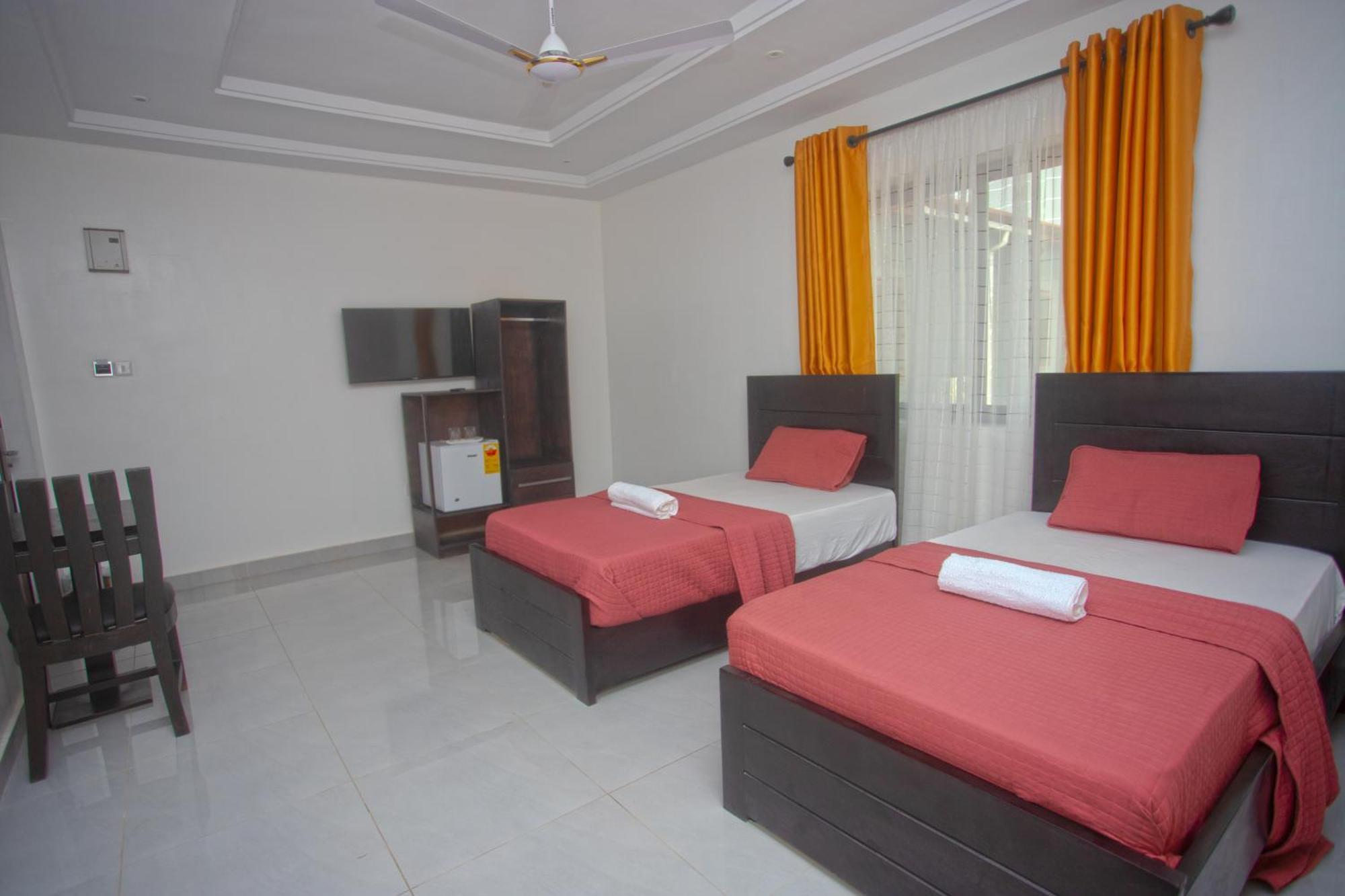 Labev Hotel Кумаси Екстериор снимка