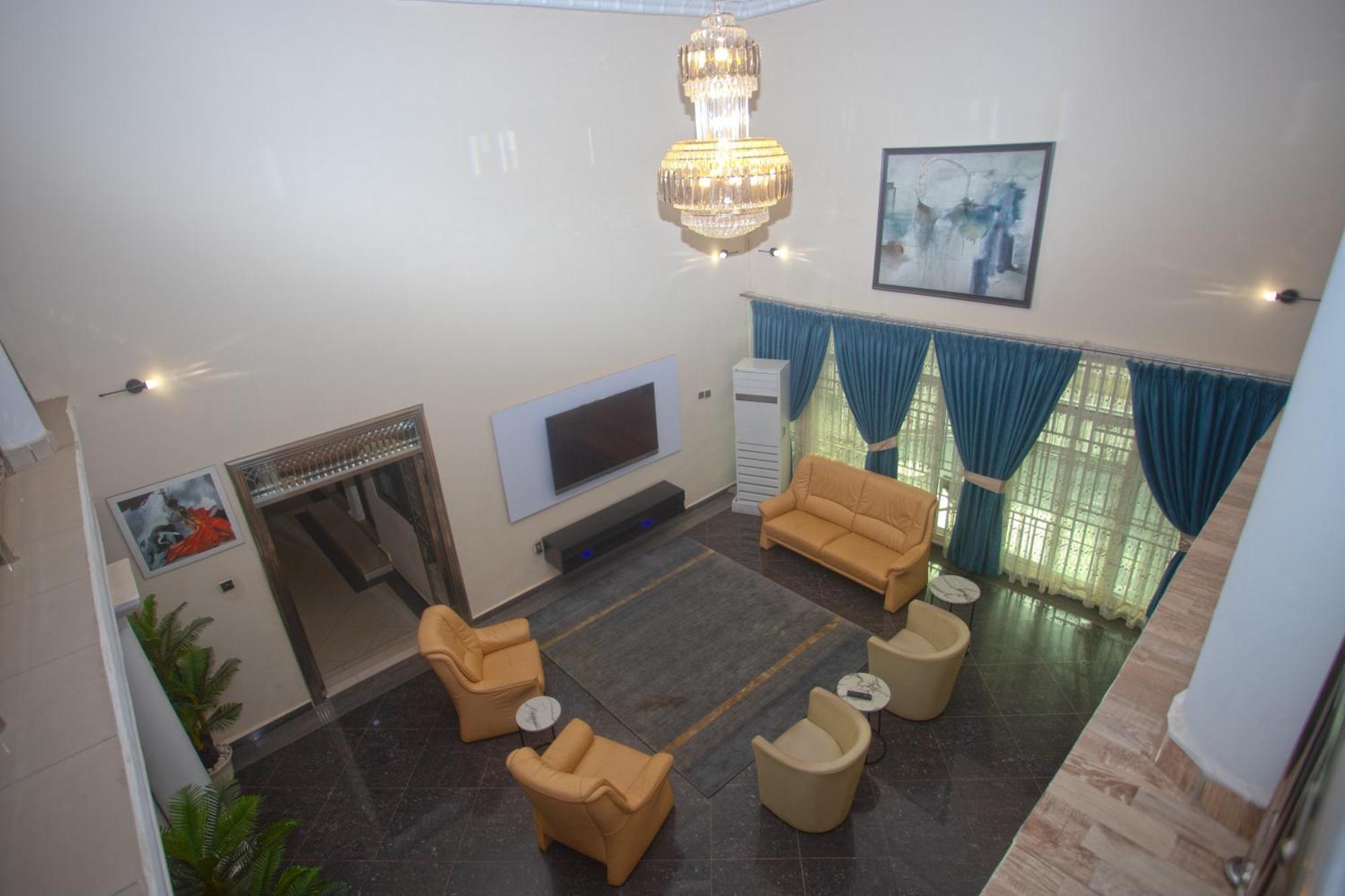 Labev Hotel Кумаси Екстериор снимка