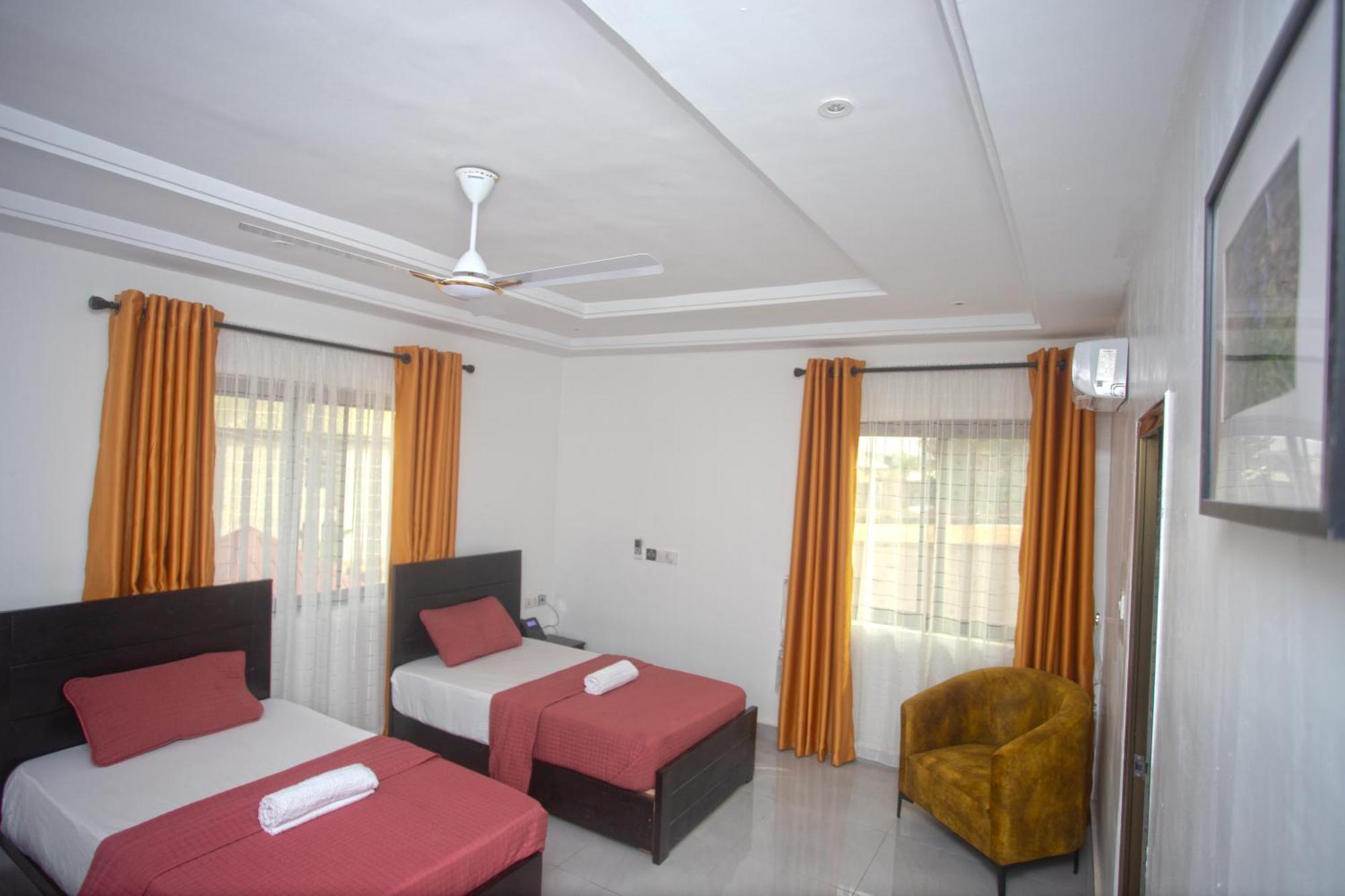 Labev Hotel Кумаси Екстериор снимка