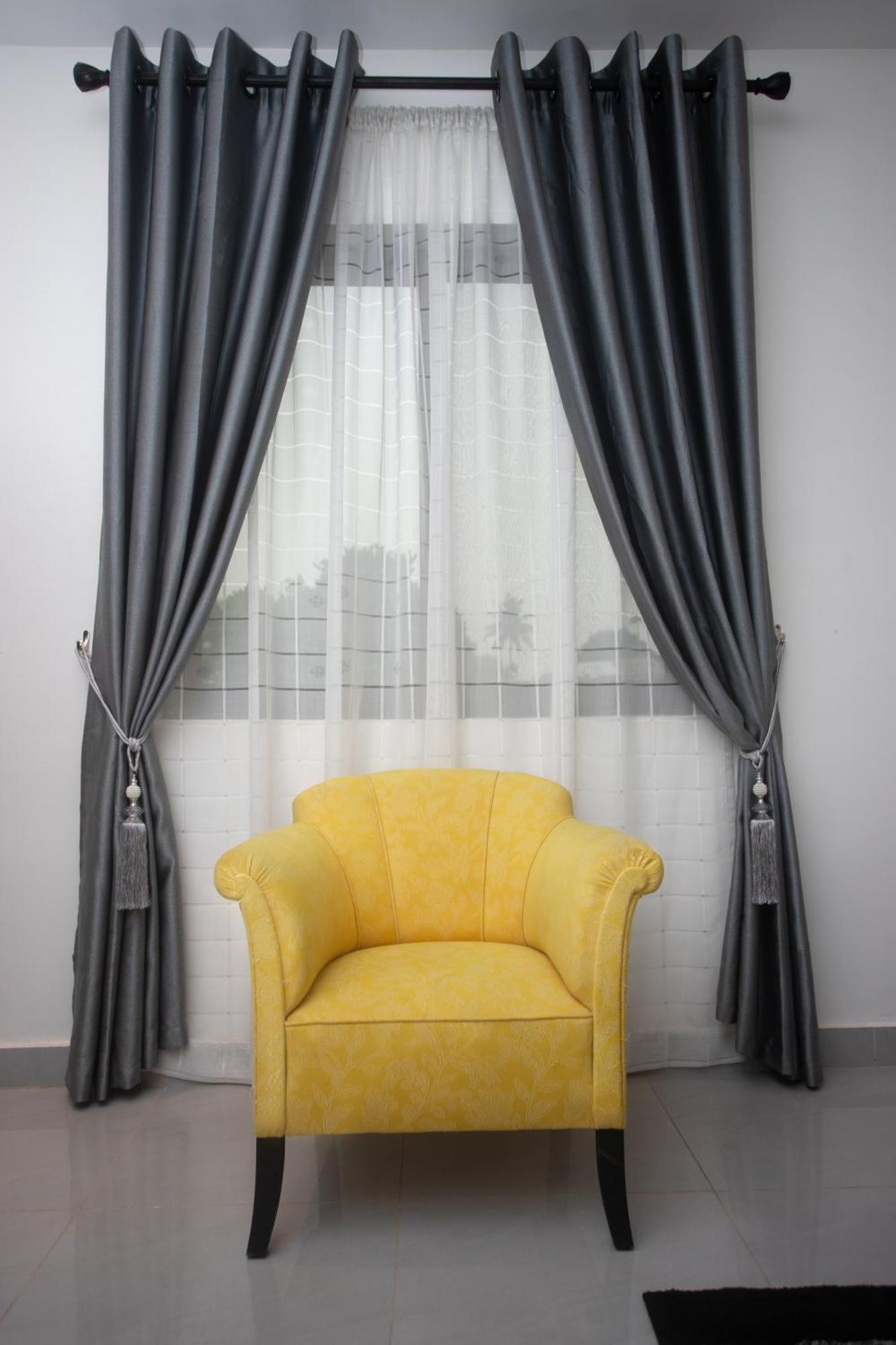 Labev Hotel Кумаси Екстериор снимка