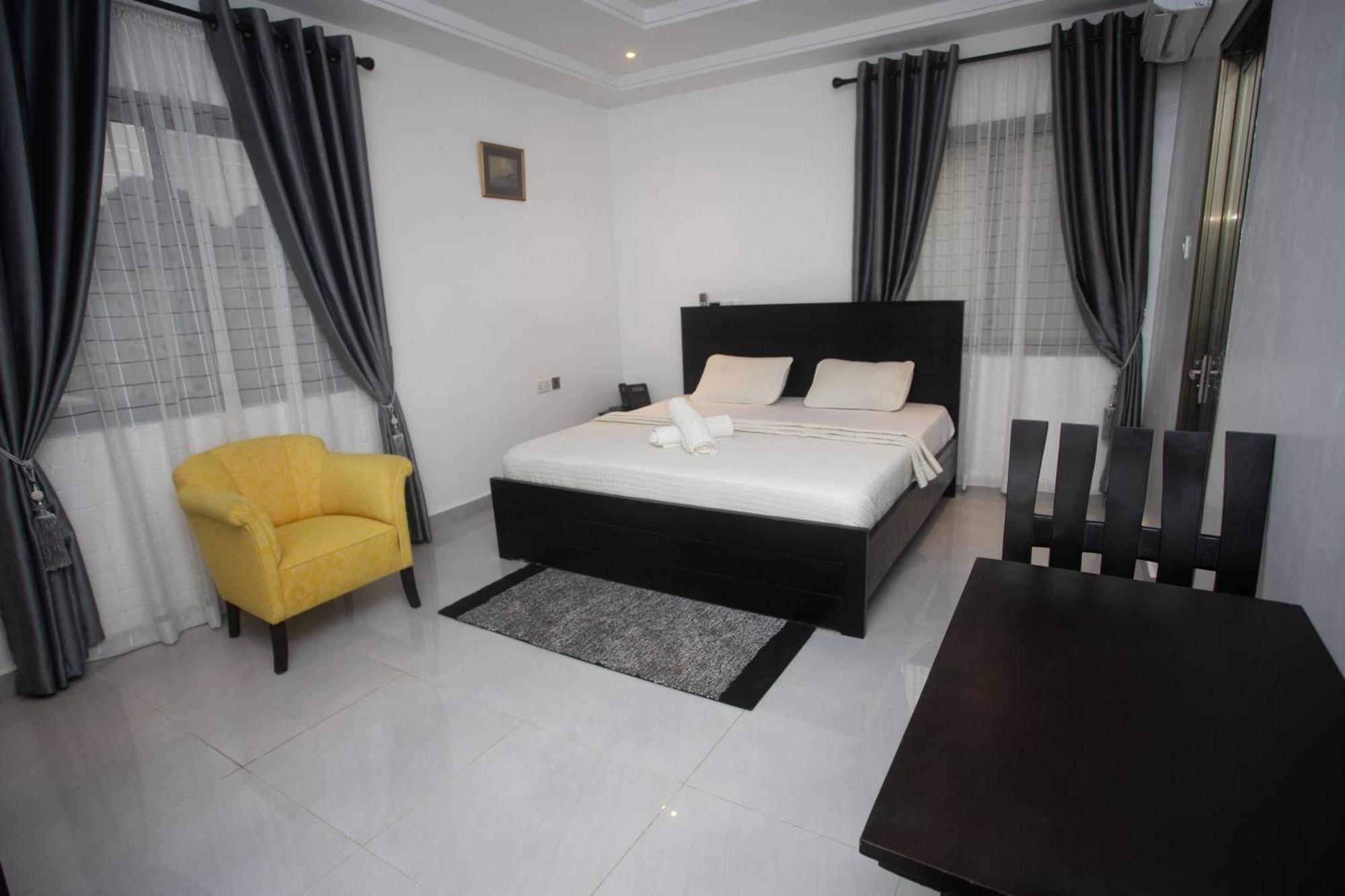 Labev Hotel Кумаси Екстериор снимка