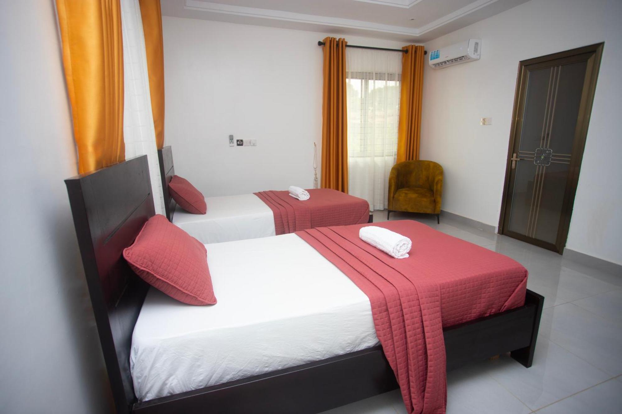 Labev Hotel Кумаси Екстериор снимка