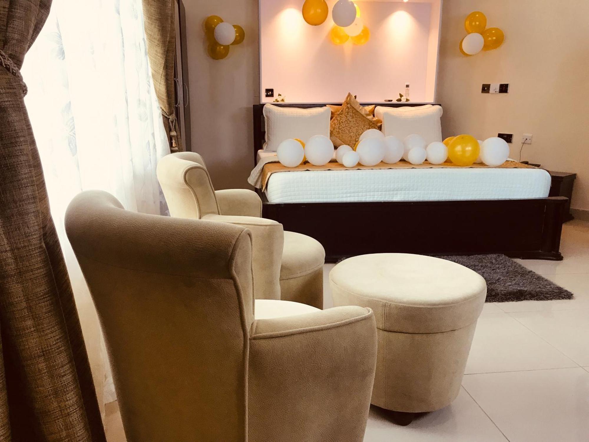 Labev Hotel Кумаси Екстериор снимка